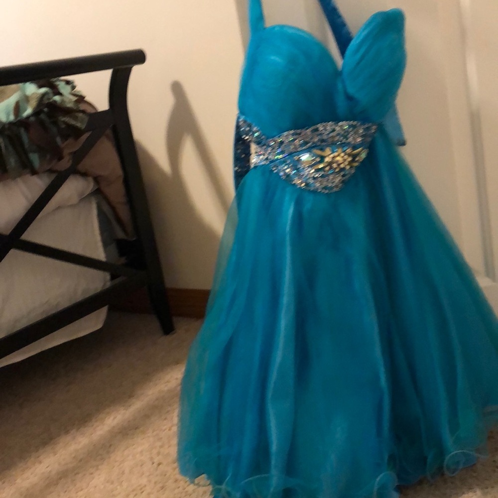 Short formal dress